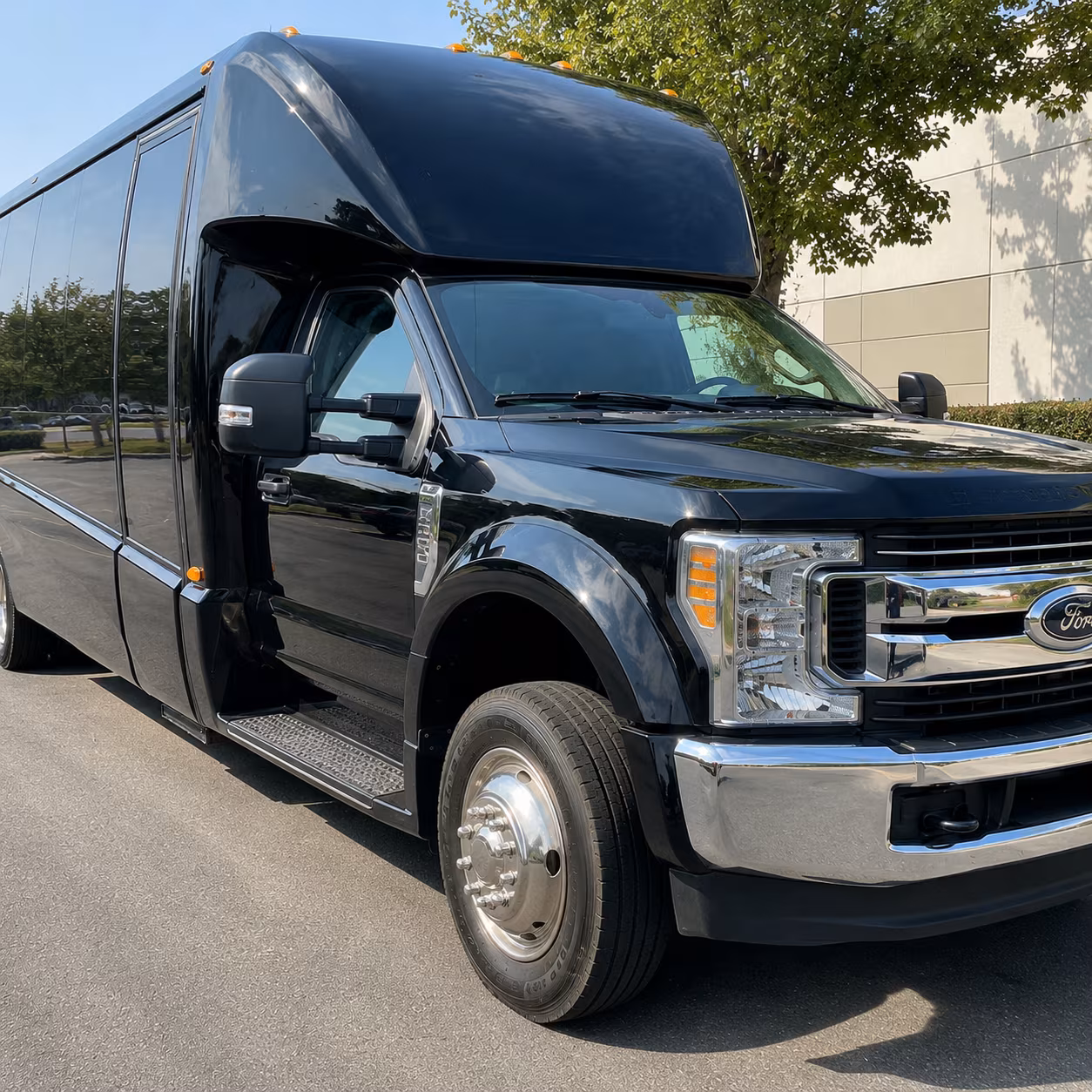 Grand Rapids Airport Shuttle & Transportation party bus exterior