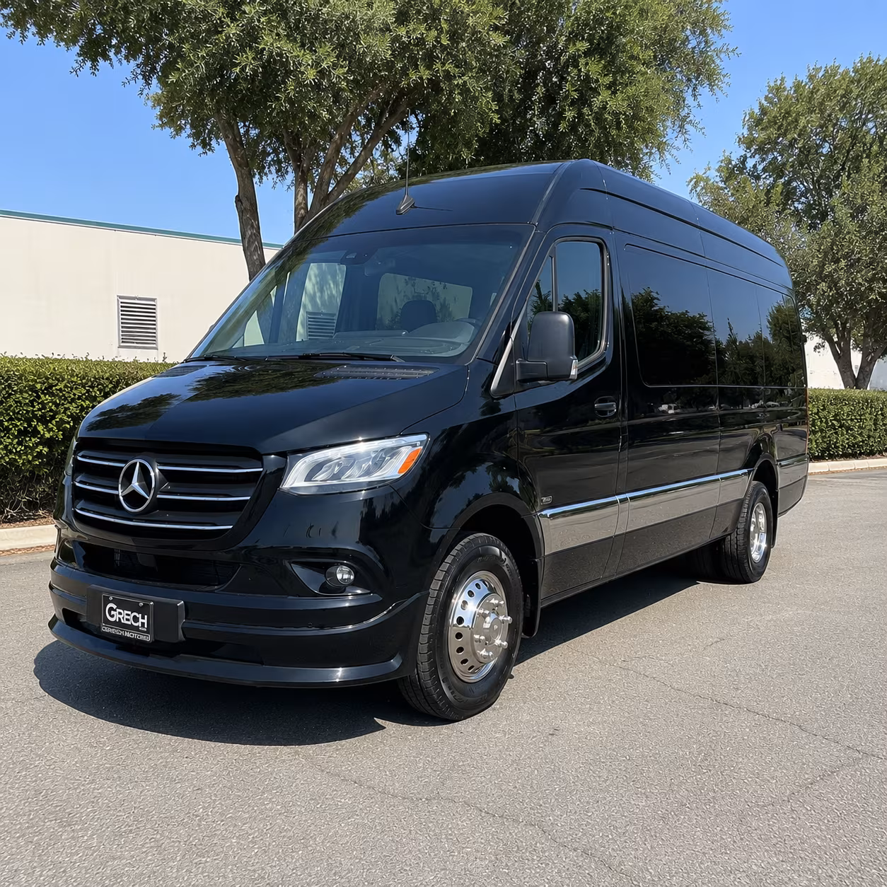 Grand Rapids Airport Shuttle & Transportation party bus exterior