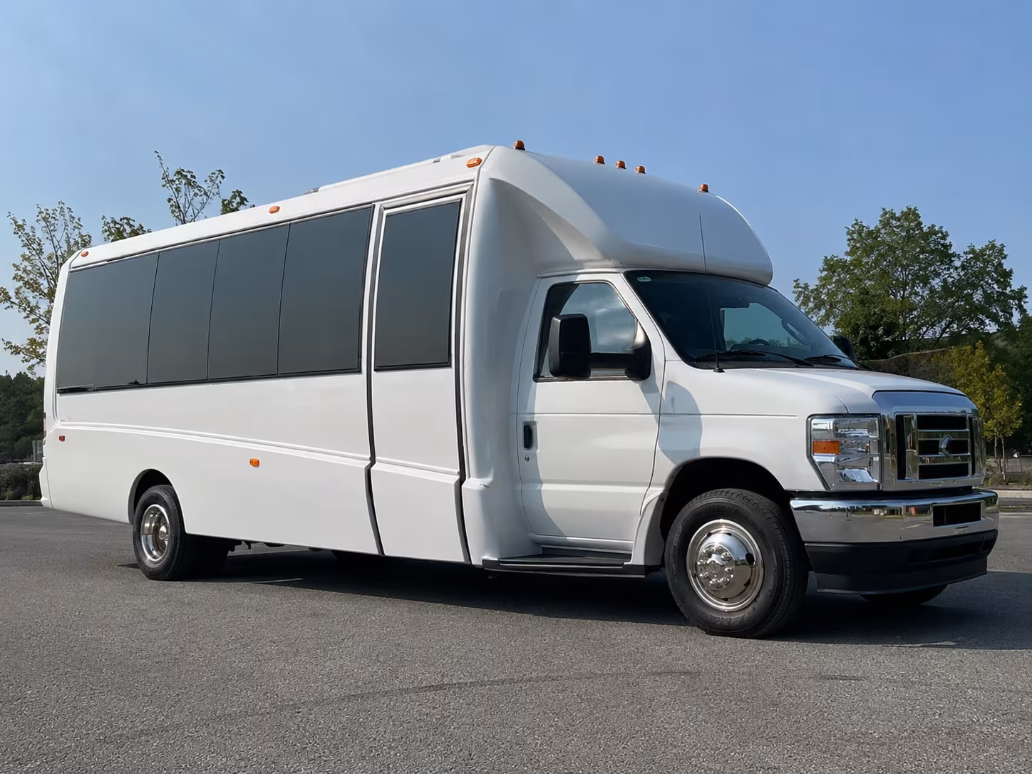 Grand Rapids Birthday, Sweet 16, & Quinceañera Transportation party bus exterior
