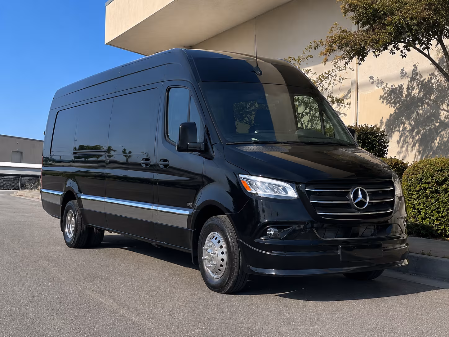 Grand Rapids Corporate Transportation party bus exterior