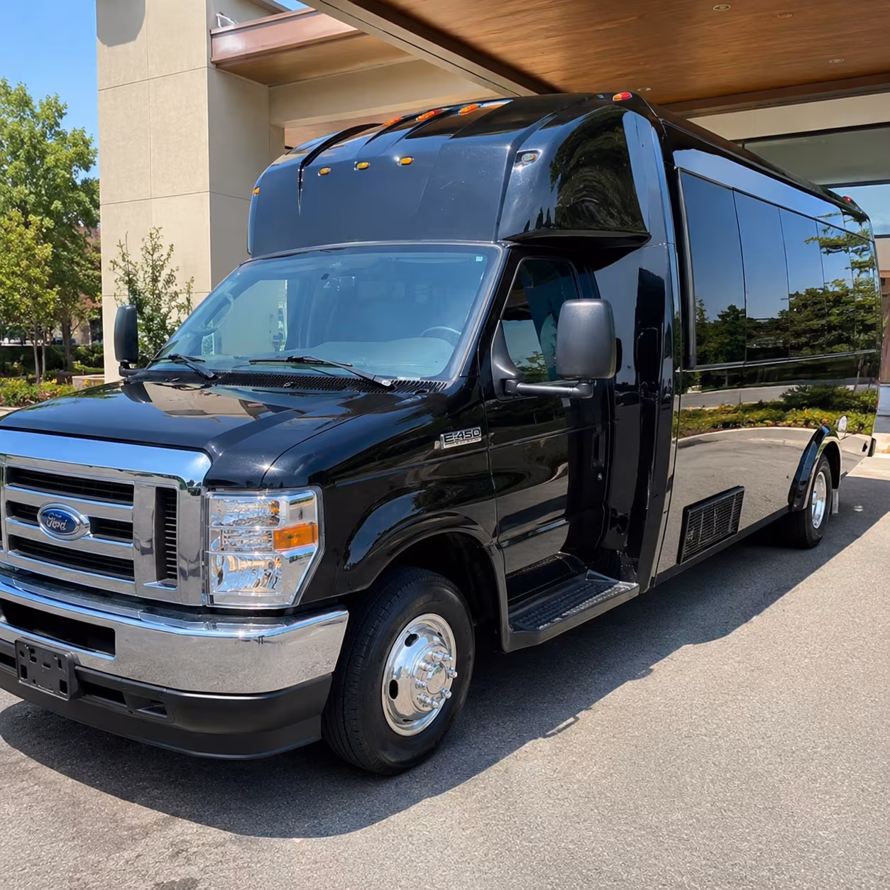 Grand Rapids Winery Tour & Pub Crawl Transportation party bus exterior
