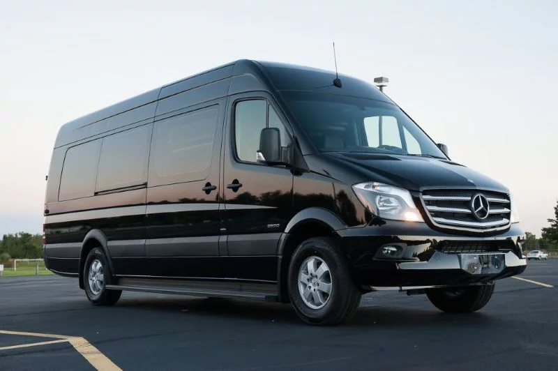 Grand Rapids 14 Passenger Party Bus